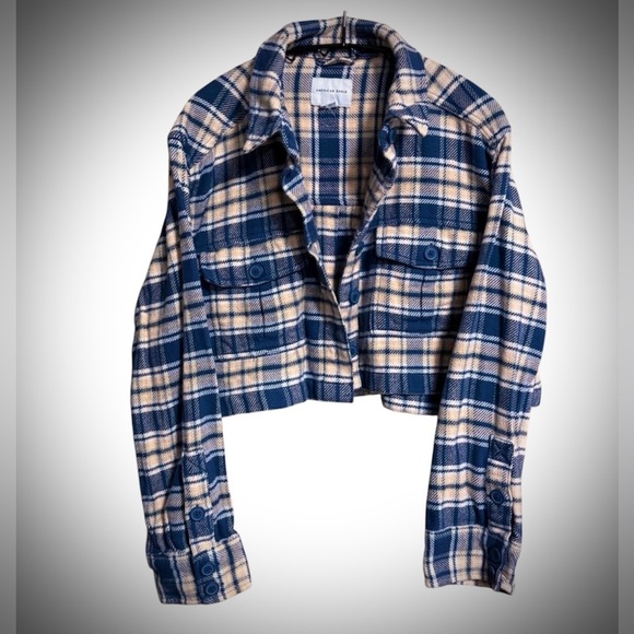 NWOT American Eagle cropped button up - Picture 2 of 5